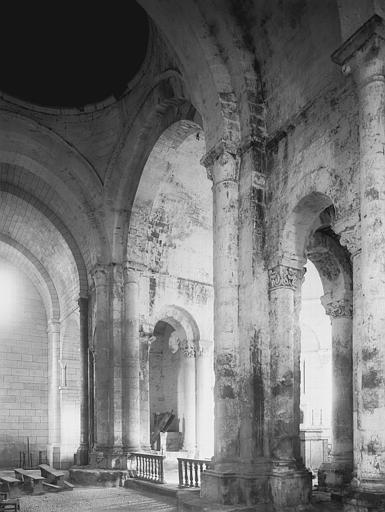 Intérieur, transept, vue prise du croisillon sud