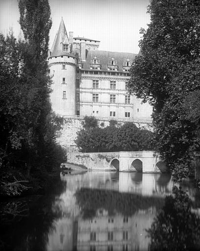 Extérieur, tour sud-est, pont