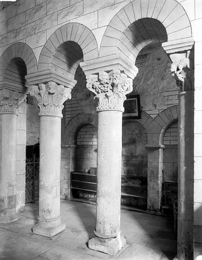 Choeur, arcades nord : chapiteaux, animaux et décor feuillagé