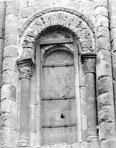 Abside, fenêtre de la chapelle rayonnante sud-est