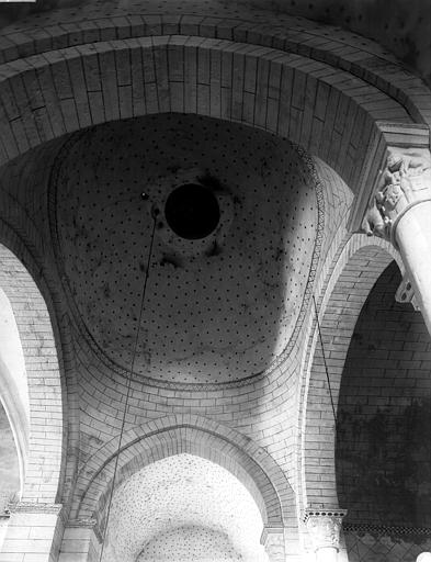 Croisée du transept, coupole, vue plafonnante