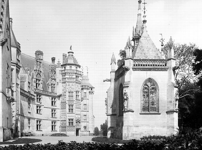 Façade sur la cour, chapelle