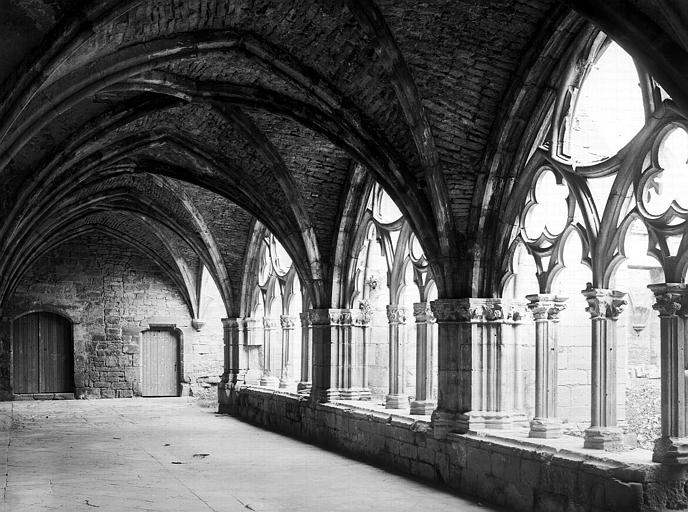 Cloître, galerie est vers le sud