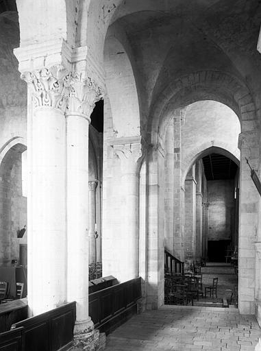 Intérieur, collatéral nord du choeur vers l'ouest