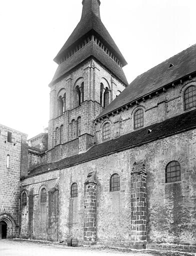 Clocher, façade latérale