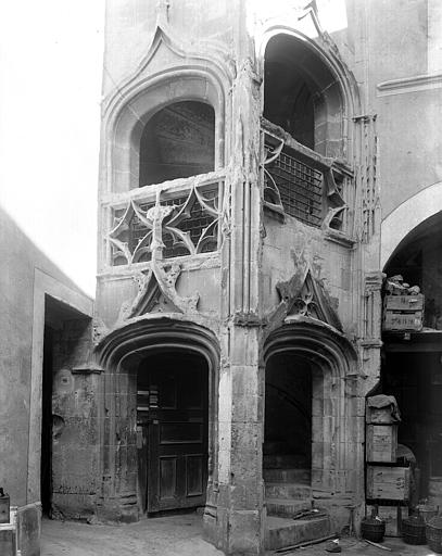 Escalier extérieur en pierre