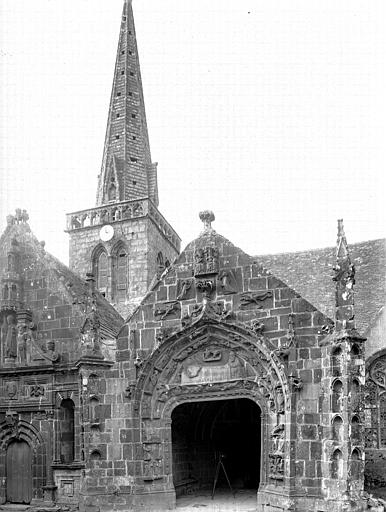 Façade sud, porche, tympan : La Nativité