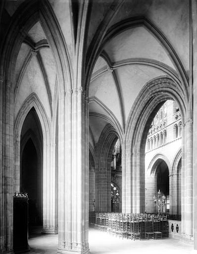 Intérieur, collatéral sud vers l'ouest