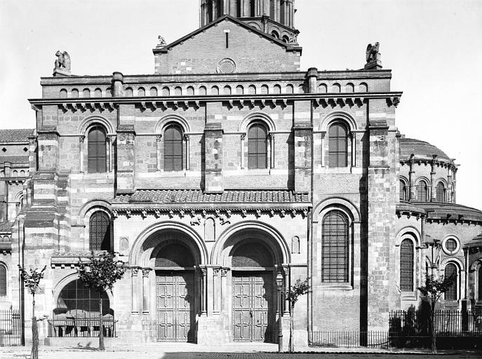 Façade sud, porte des Comtes