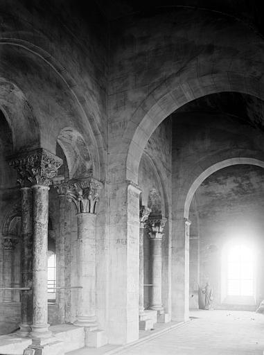 Intérieur, tribunes du croisillon sud, face sud