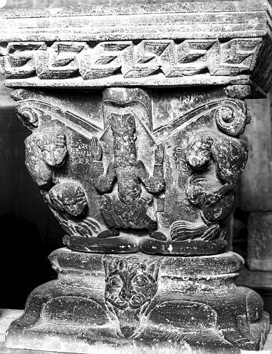 Chapiteau déposé : Daniel dans la fosse aux lions, provenant du cloître de la Daurade (1075)