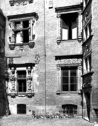 Cour intérieure, vue vers le nord