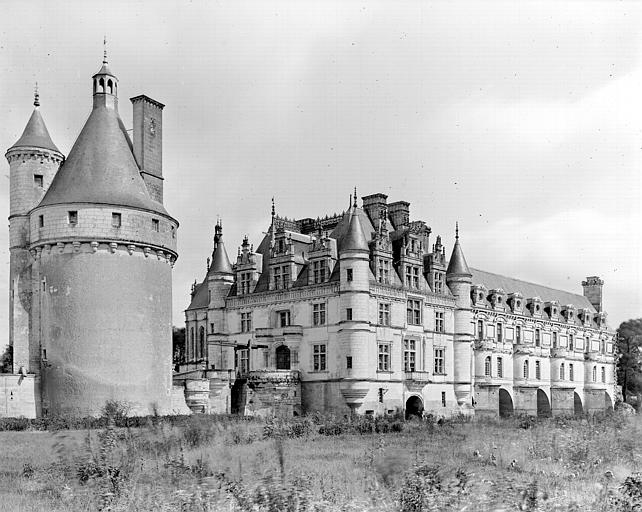 Ensemble nord-ouest : donjon, château de Bohier et grande galerie