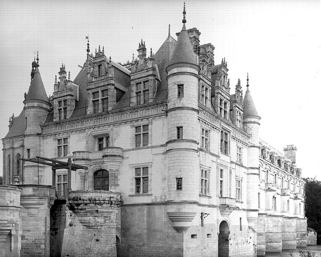 Château de Bohier, côté nord-ouest, et pont-levis