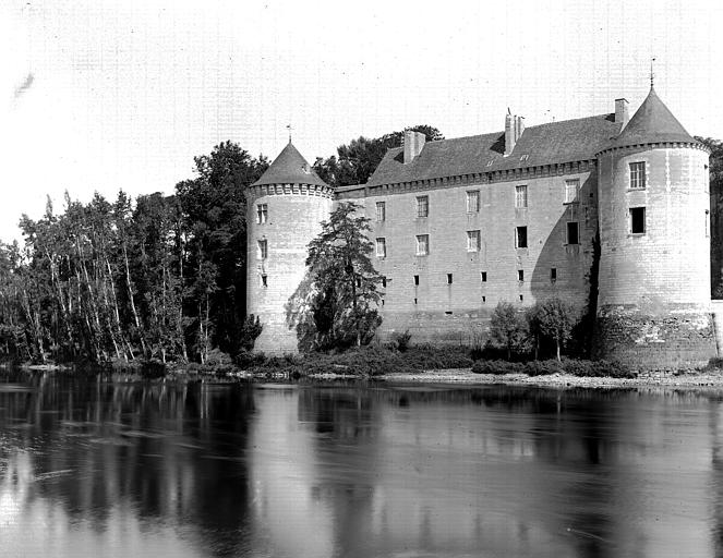 Façade, côté rivière