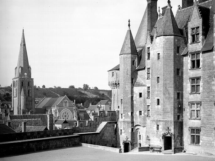 Façade sur la cour, angle nord-ouest