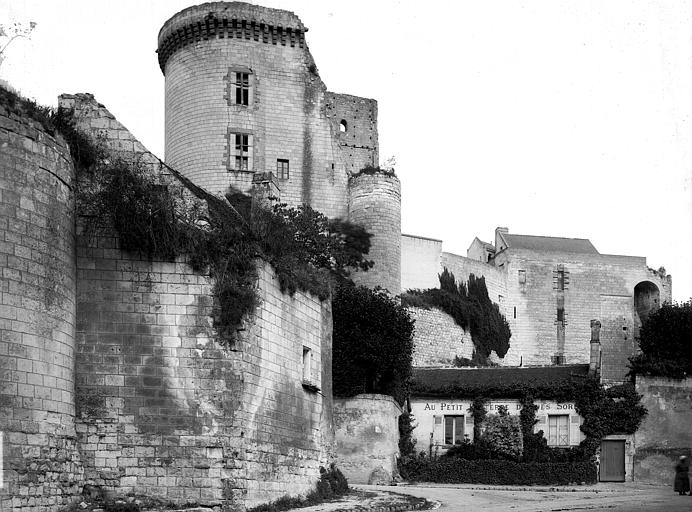 Vieux Château : Tour Neuve ou tour Louis XI, côté ouest