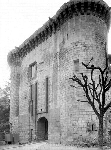 Porte Royale ou châtelet d'entrée (au nord-ouest de l'enceinte) : Façade extra-muros