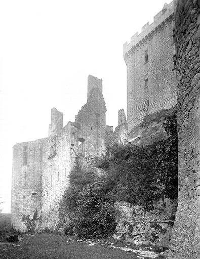 Extérieur de l'enceinte