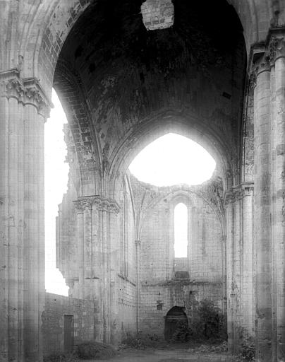 Ruines, intérieur