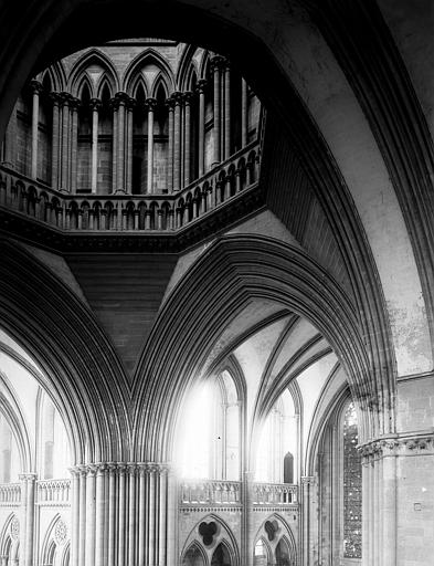 Intérieur, encorbellement de la tour lanterne