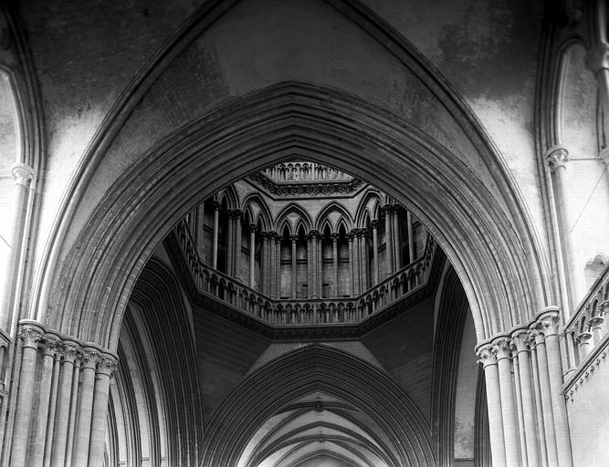 Intérieur, encorbellement de la tour lanterne