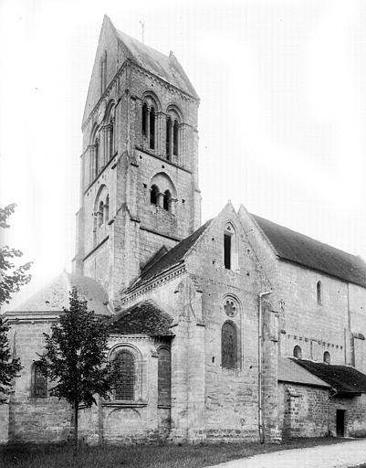 Extérieur, angle nord-est, clocher, abside