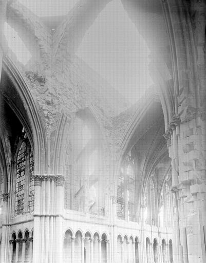 Ruines, intérieur, partie supérieure de la croisée du transept