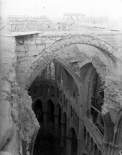 Ruines, intérieur, voûtes du carré du transept et du choeur