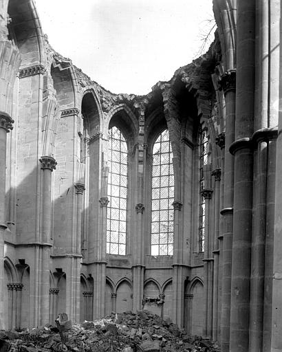 Ruines, intérieur, choeur