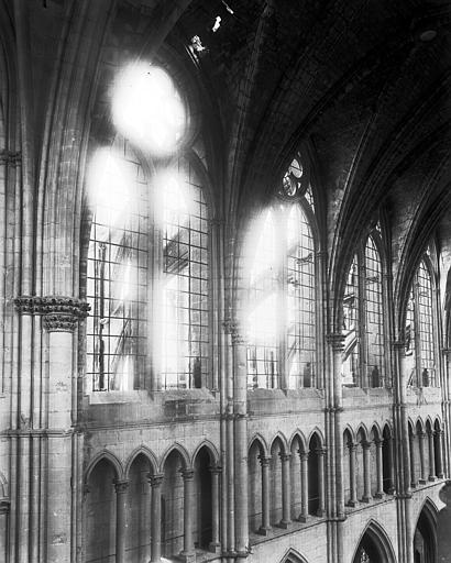 Ruines, intérieur, partie supérieure de la nef