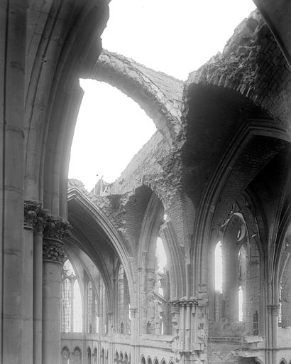 Ruines, intérieur, voûtes du carré du transept et du choeur