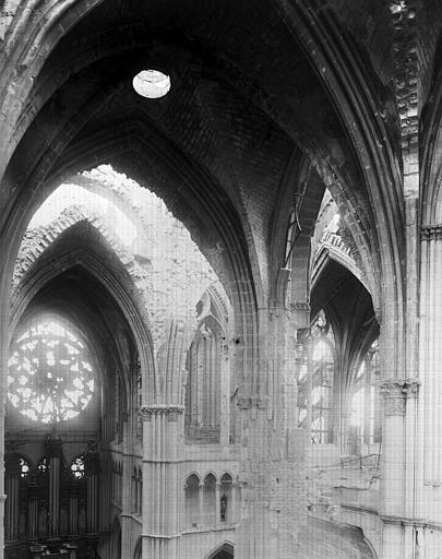 Ruines, intérieur, voûtes de la croisée du transept