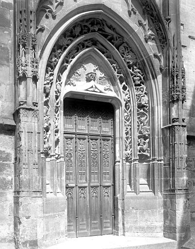 Extérieur, porte du bras sud du transept