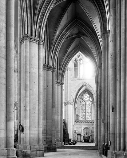 Intérieur, chapelle du bas-côté sud, côté choeur