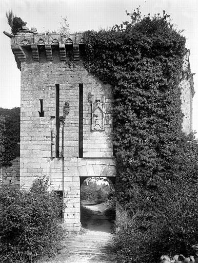 Porte fortifiée