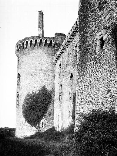 Façade, tour d'angle nord-ouest