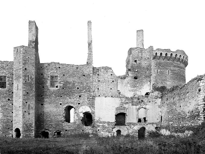 Cour intérieure, angle nord-ouest