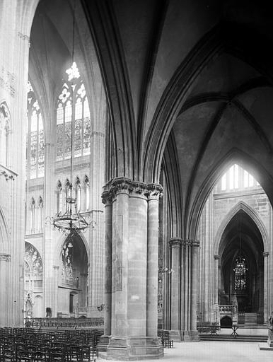 Intérieur, bas-côté sud près du choeur