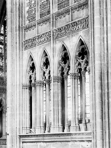 Intérieur, fenêtres du bras du transept sud