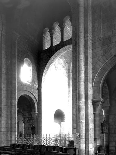 Intérieur, bras du transept, vue diagonale