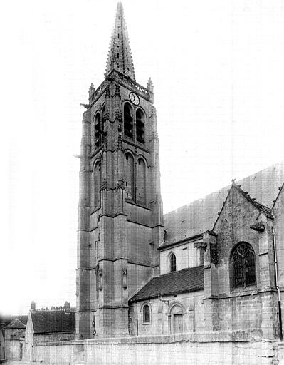 Extérieur, clocher et partie de la façade sud