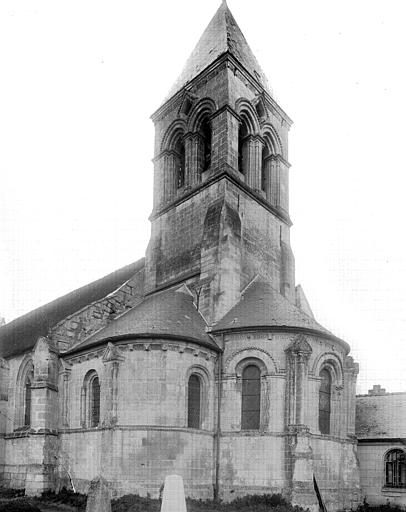 Extérieur, abside au sud-est, clocher