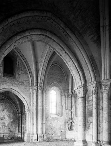 Intérieur, élévation nord du choeur, vue prise du sud