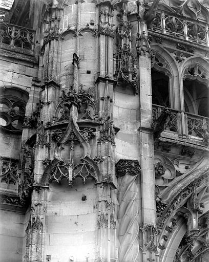 Extérieur, façade du croisillon sud : fragment de tourelle