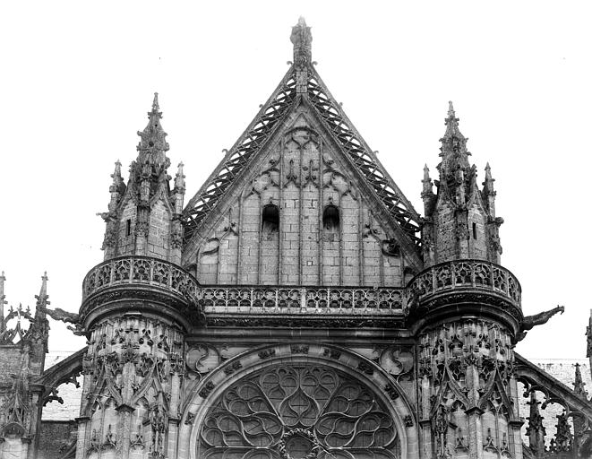 Extérieur, façade du croisillon sud : fronton