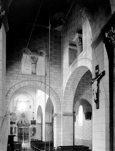 Intérieur, croisée du transept : angle sud-ouest