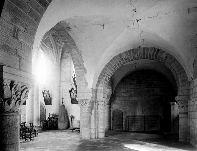 Intérieur, narthex vers le sud