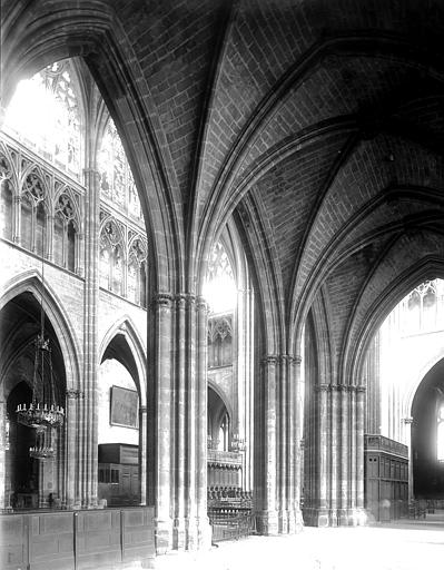 Intérieur, collatéral sud vers le nord-est