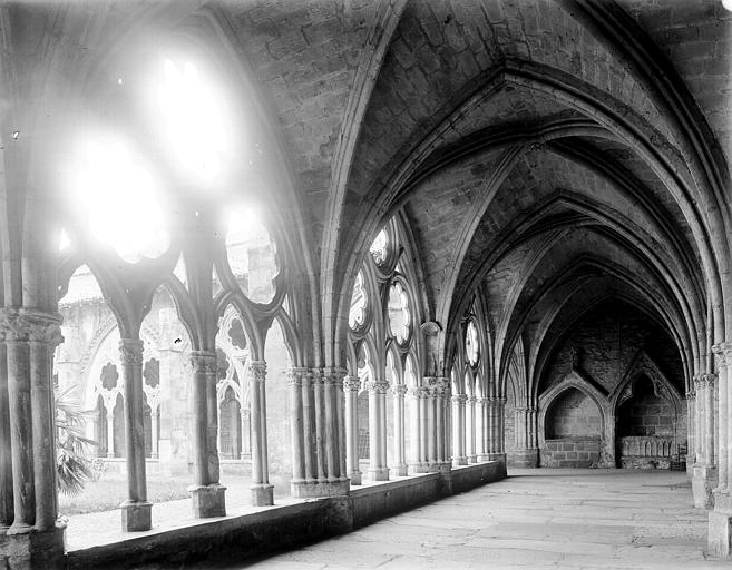 Cloître : galerie